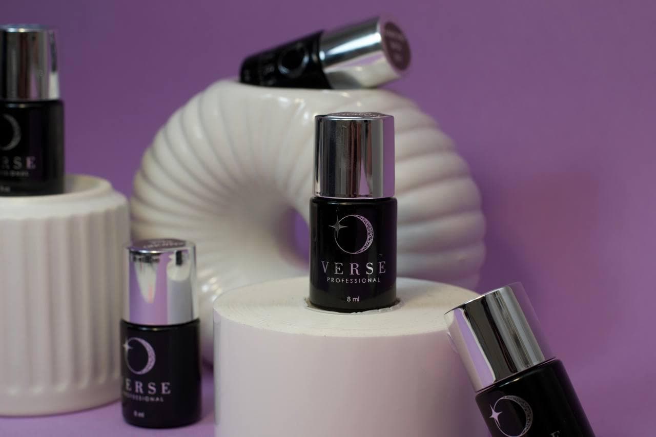 VERSE Professional bottles on plinths